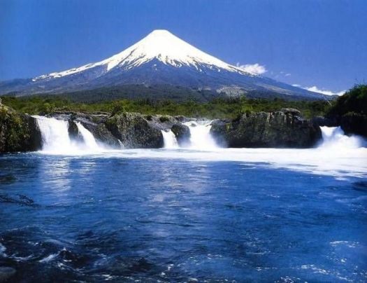 Cerro-Azul-Chile-volcano
